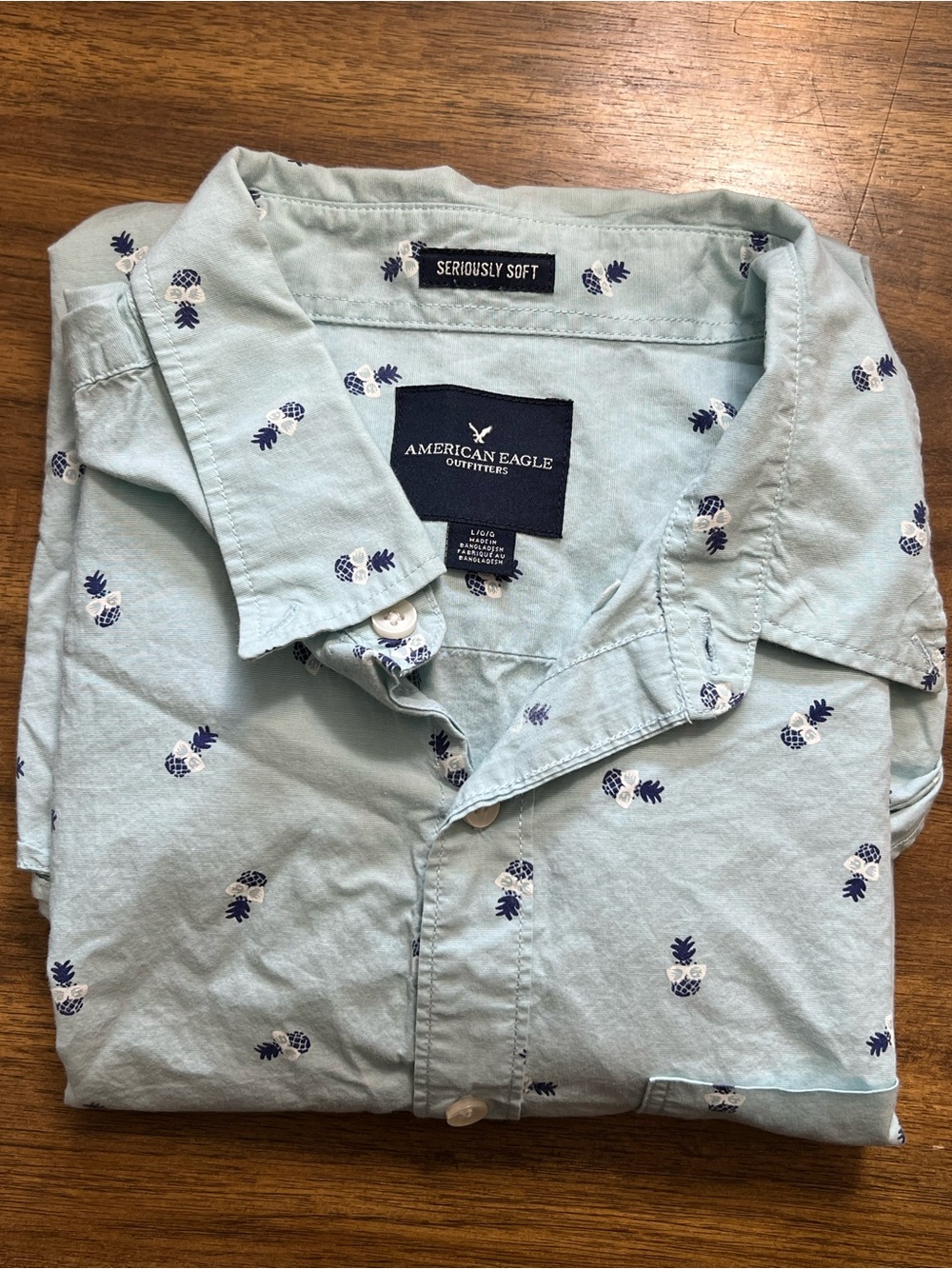 American Eagle Light Blue Pineapple Print Button Up Shirt Mens Large